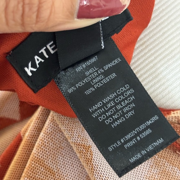 Chic Floral Midi Dress in Rust and Cream - Picture 5 of 10